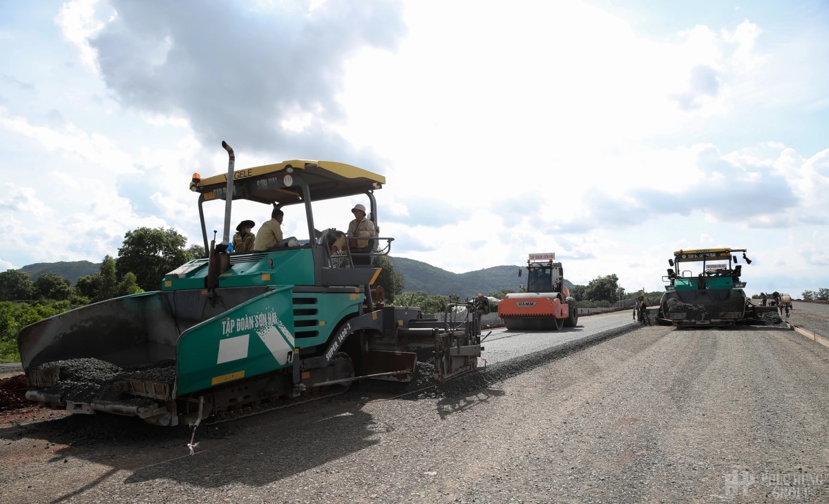 Hình ảnh Cao Tốc Biên Hòa - Vũng Tàu Vẫn đảm Bảo Tiến độ, Phấn đấu Thông Xe Kỹ Thuật Vào Ngày 30-4-2025