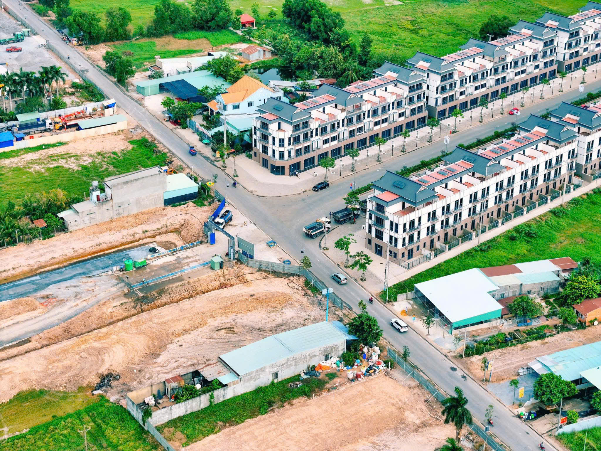 Tiến độ Vinhomes Green City (3)