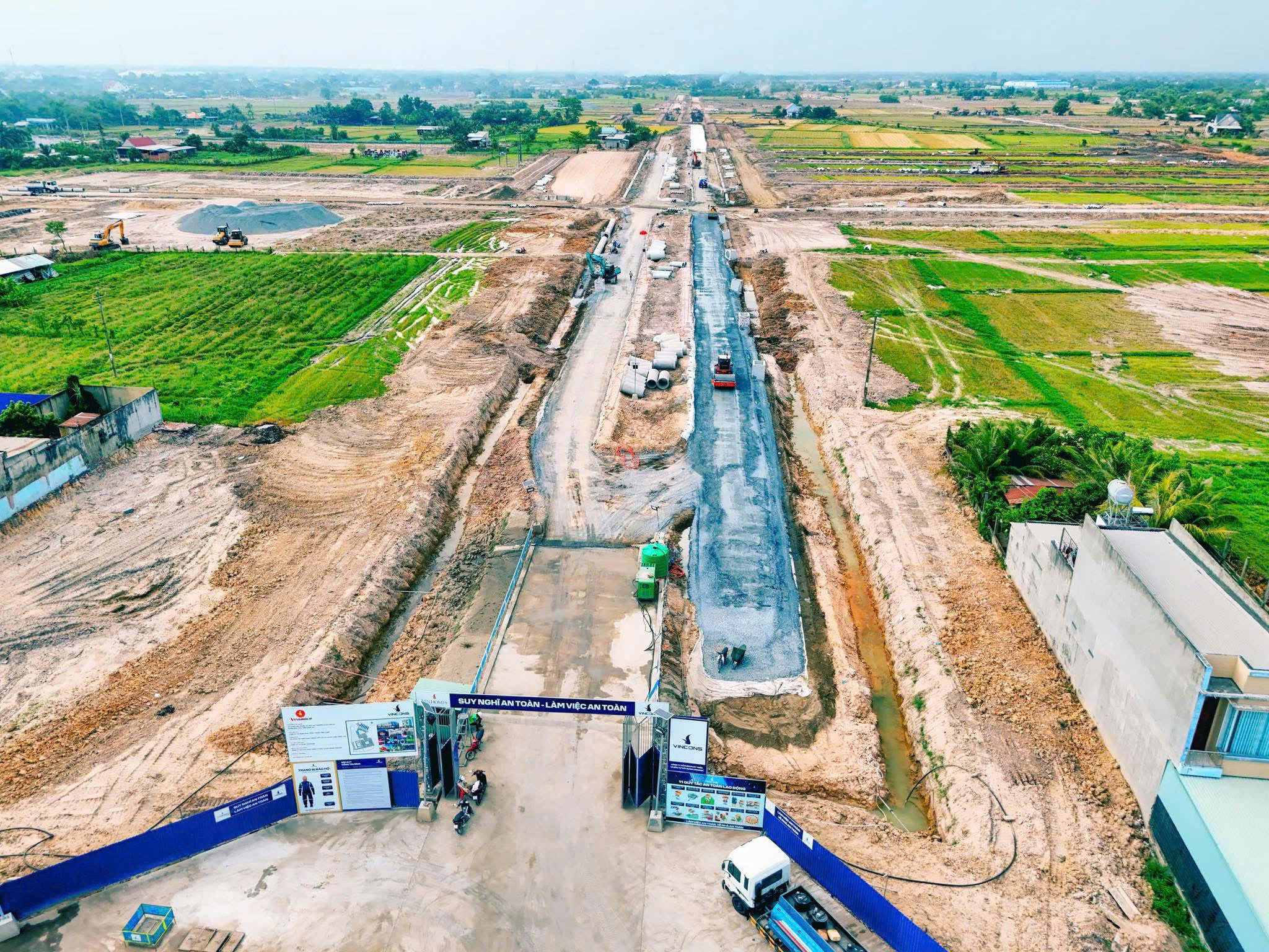 Tiến độ Vinhomes Green City (4)