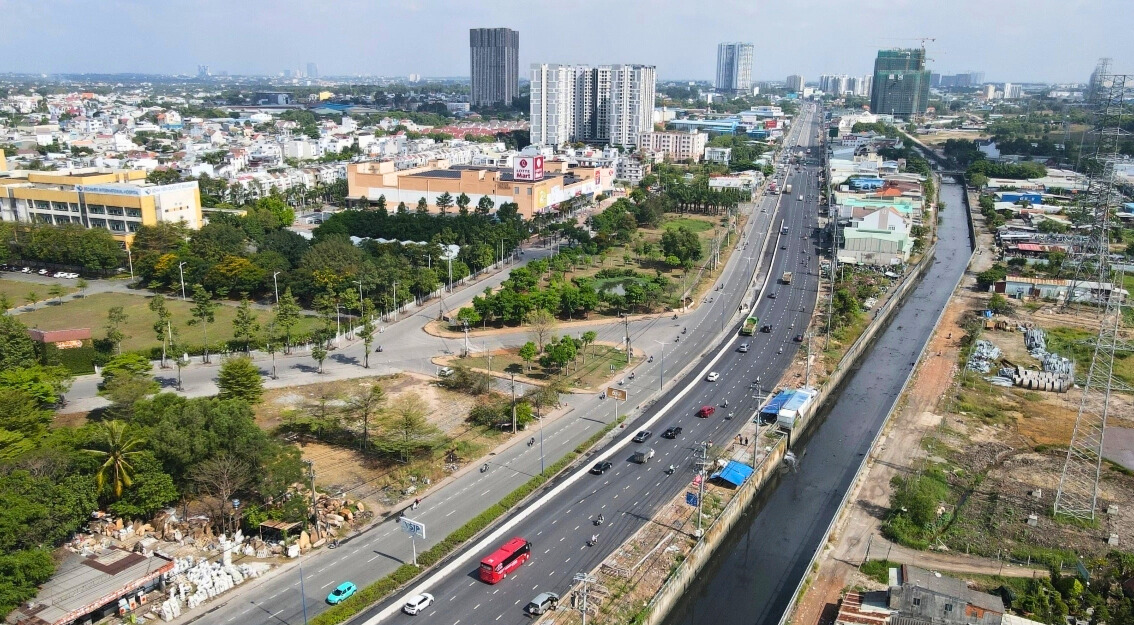 Đoạn Dài Khoảng 4 Km Từ Ngã Tư Cầu Ông Bố đến Khu Công Nghiệp Vsip (qua Lái Thiêu, Thuận Giao) đã Hoàn Tất Thảm Nhựa